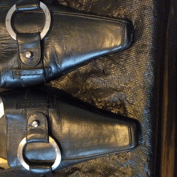 Givenchy black leather Squirtle Buckle in very good condition size 7.5 - Picture 7 of 7